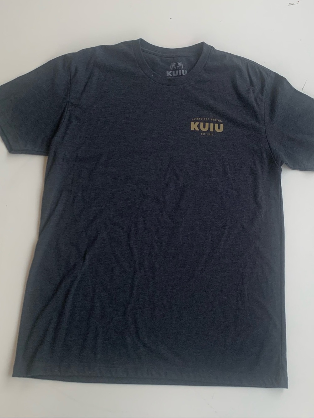 KUIU Gray Te Men Sz K Large Short-Sleeve Logo with Gold Print